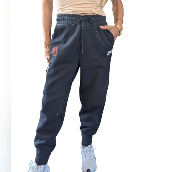 Nike Black Tech Fleece Joggers Womens Size M EC Logo Sweatpants Tap - Picture 2 of 11